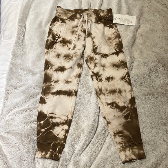 BRAND NEW WITH TAGS Lululemon Warm Down Jogger Earth Dye Clay - Picture 4 of 8